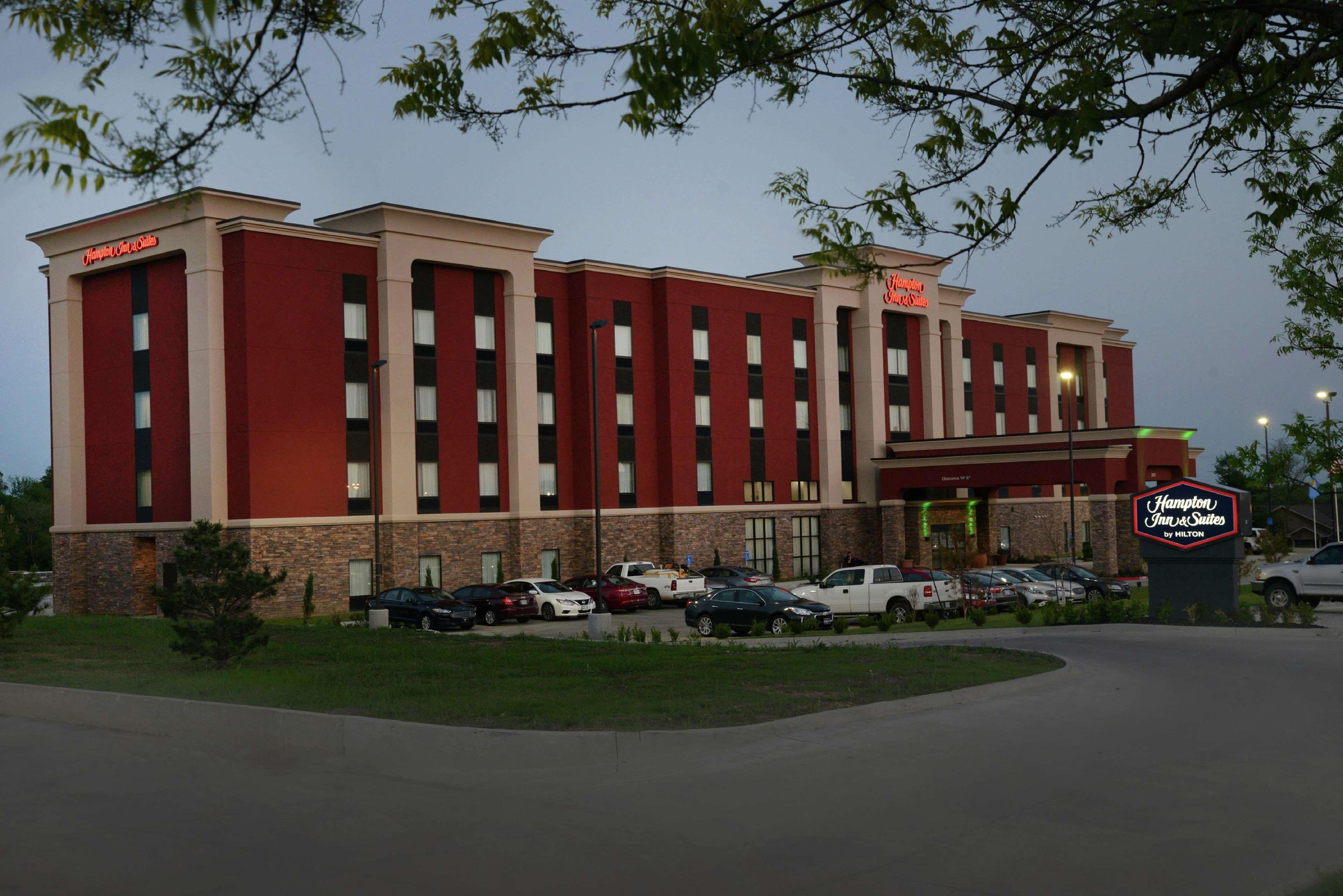 Hampton Inn & Suites Ponca City Exterior photo
